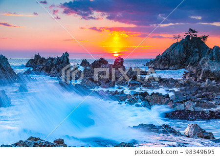 winter wave sunrise winter wave sunrise 98349695