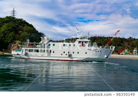 Takashima Seto Inland Sea patrol medical ship Saisei Maru 3 Kasaoka City, Okayama Prefecture, departing from Takashima Port Takashima Seto Inland Sea patrol medical ship Saisei Maru 3 Kasaoka City, Okayama Prefecture, departing from Takashima Port 98350149