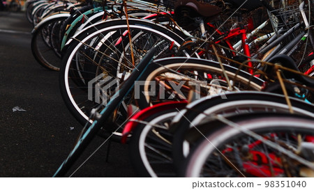 廢棄的自行車不好 廢棄的自行車不好 98351040