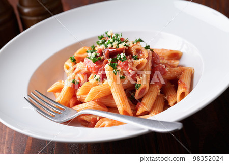 Penne Arrabiata 98352024