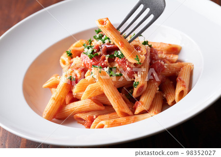 Penne Arrabiata 98352027