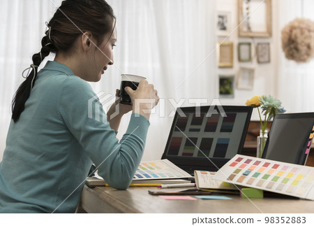 Female creator image Female creator image 98352883