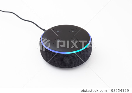 Smart speaker white background 98354539