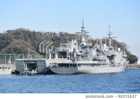 Submarine Rescue Tender "Chiyoda" and Minesweeper Tender "Uraga" 98355837