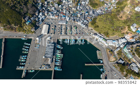 2023 年 1 月日本阿馬爾菲航拍和歌山縣賽加崎漁港和賽加崎燈塔 2023 年 1 月日本阿馬爾菲航拍和歌山縣賽加崎漁港和賽加崎燈塔 98355842