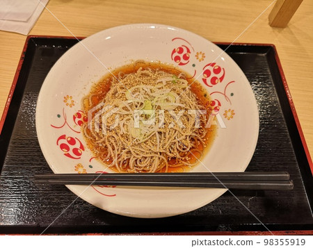 小岩站 Irorian Kiraku 的 Bukkake 冰鎮蕎麥麵 小岩站 Irorian Kiraku 的 Bukkake 冰鎮蕎麥麵 98355919