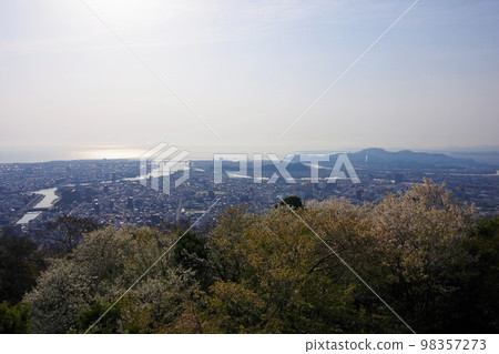德島縣 衝須、津田町和富士山的景色 德島縣 衝須、津田町和富士山的景色 98357273