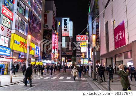 “東京”秋葉原電器城/城市夜景 “東京”秋葉原電器城/城市夜景 98357674