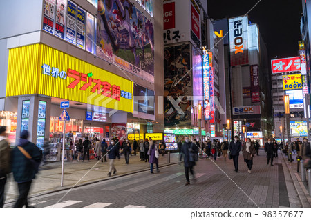 “東京”秋葉原電器城/城市夜景 “東京”秋葉原電器城/城市夜景 98357677
