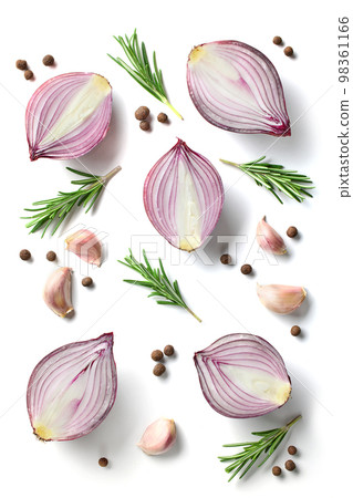 red onions and spices 98361166