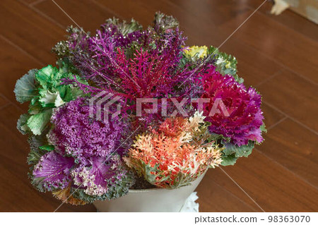leaf peony with gold leaf leaf peony with gold leaf 98363070
