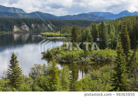 River in Canada River in Canada 98363850