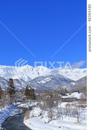 Hakuba's winter sunny Oide Park and the Northern Alps 98364380