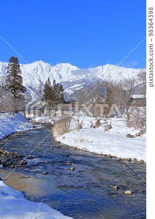 Hakuba's winter sunny Oide Park and the Northern Alps 98364398