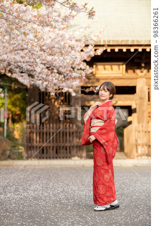 Beautiful Japanese women 98366261