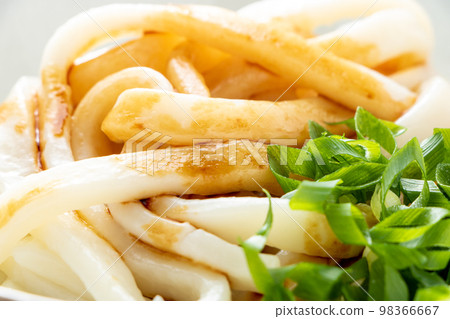 Close-up of "Ise Udon", one of Mie's local foods. 98366667