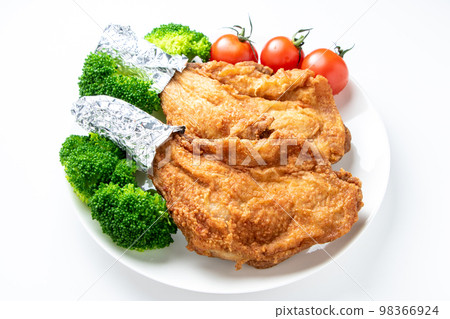 炸雞（帶骨）。 （白色背景） 98366924
