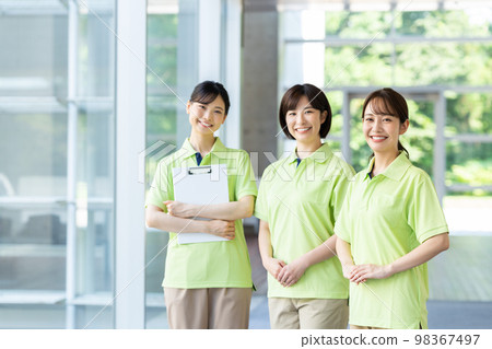 young care staff 98367497
