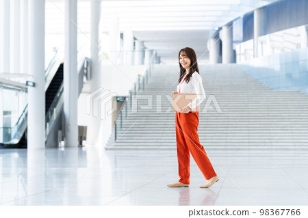 Young engineer in the office 98367766