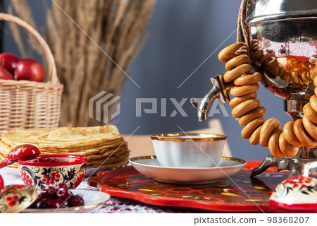 Pancakes with berries and sour cream Pancakes with berries and sour cream 98368207