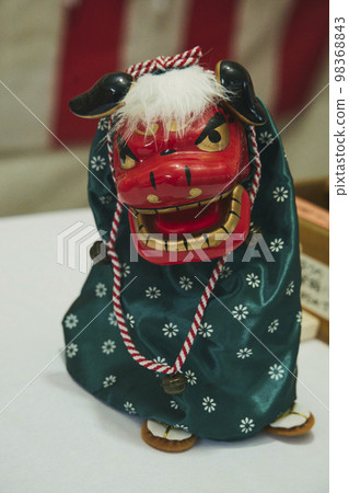 small dog figurine 98368843