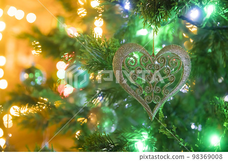 聖誕節形象樹和裝飾品 聖誕節形象樹和裝飾品 98369008