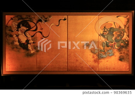 京都[秋天]建仁寺風神雷神 98369635