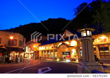 [兵庫縣]城崎溫泉夜景（一之湯） 98370260