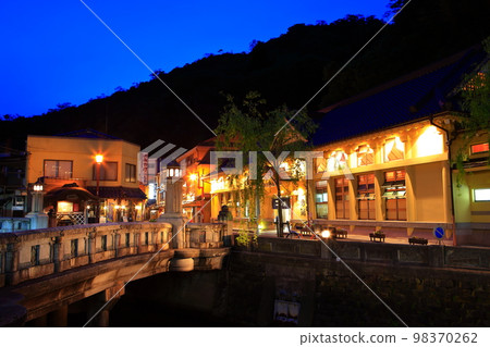 [兵庫縣]城崎溫泉夜景（一之湯） 98370262