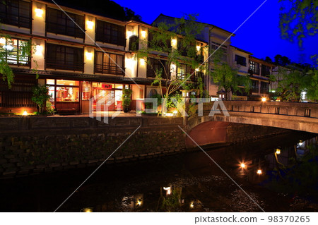 [兵庫縣]城崎溫泉夜景 98370265