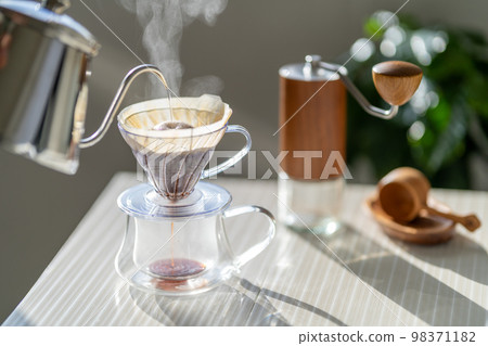 咖啡手衝咖啡HARIO V60萃取蒸汽白色條紋 咖啡手衝咖啡HARIO V60萃取蒸汽白色條紋 98371182