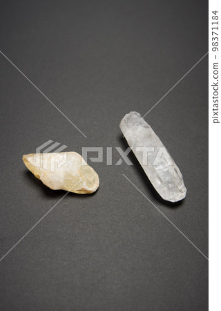 quartz and crystal point 98371184