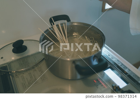 boil, poach, kitchen 98371314