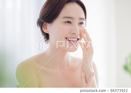 Beauty image female portrait 98373922