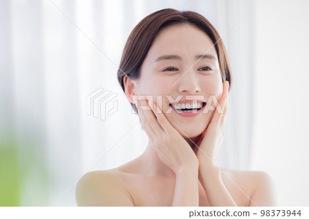 Beauty image female portrait 98373944