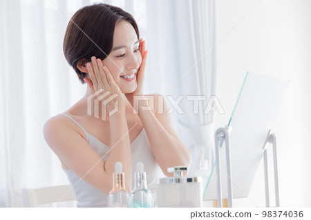 Beauty image female portrait Beauty image female portrait 98374036