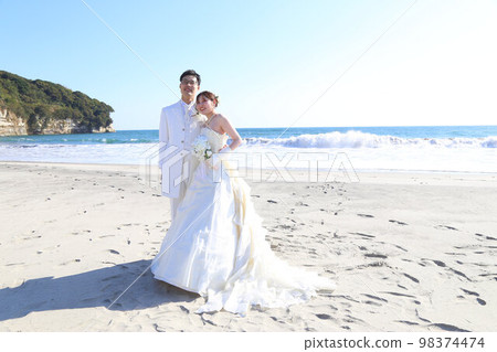 新郎新娘海邊拍婚紗照海邊外景 98374474