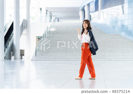 有動機的女商人 有動機的女商人 98375214