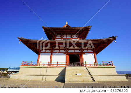 Heijo Palace Daigokuden, clear winter, looking up from the east side 98376295