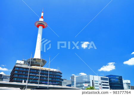 [Kyoto Prefecture] Kyoto Tower in sunny weather 98377764