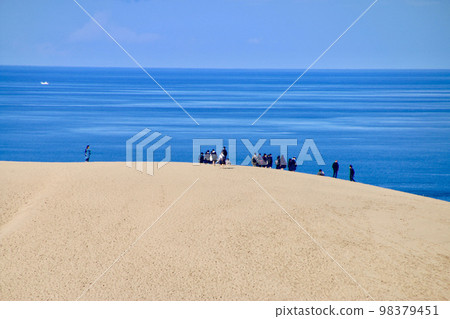 Tottori Sand Dunes (Tottori Prefecture, Tottori City) Tottori Sand Dunes (Tottori Prefecture, Tottori City) 98379451