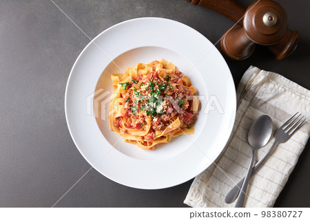 Bolognese fettuccine 98380727