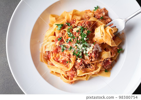 Bolognese fettuccine 98380754