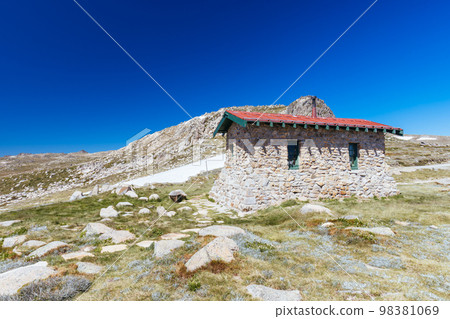 Seamans Hut in Kosciuszko National Park in Australia 98381069
