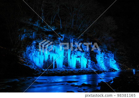 Saitama Prefecture / Beautifully illuminated Misotsuchi icicles at night Saitama Prefecture / Beautifully illuminated Misotsuchi icicles at night 98381165