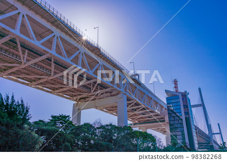 (Kanagawa) Yokohama Minato Mirai · Yokohama Bay Bridge (Kanagawa) Yokohama Minato Mirai · Yokohama Bay Bridge 98382268