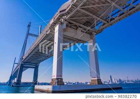 (Kanagawa) Yokohama Minato Mirai · Yokohama Bay Bridge (Kanagawa) Yokohama Minato Mirai · Yokohama Bay Bridge 98382270