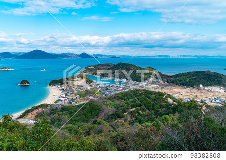 Center of Shiroishi Island seen from the top of Takayama 1 Shiroishi Island, Kasaoka City, Okayama Prefecture 98382808