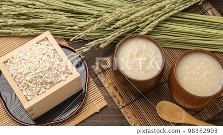 Amazake, rice malt and ears of rice Amazake, rice malt and ears of rice 98382903
