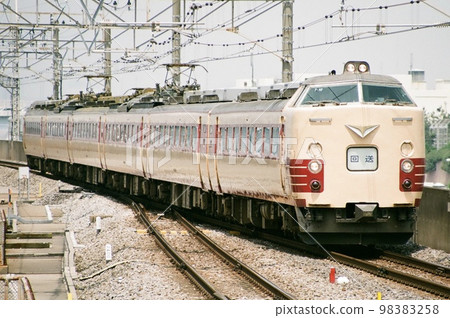 JR East 485 series 1500 series T18 formation 98383258